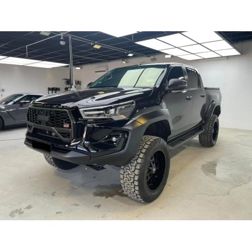 HILUX 2016-2019  İÇİN 2020+ GR BODY KIT  FACELIFT (Far Stop DAhil)