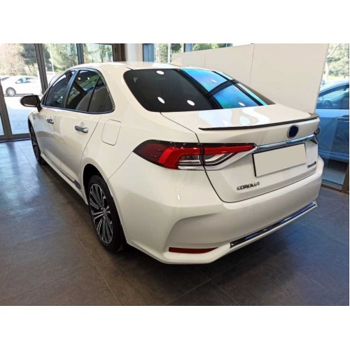 COROLLA 2019+ IÇIN UYUMLU ARKA TAMPON ALT ÇITASI KARBON